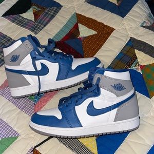 6.5 Blue, White, Grey Nike Jordan 1 Retro High OG